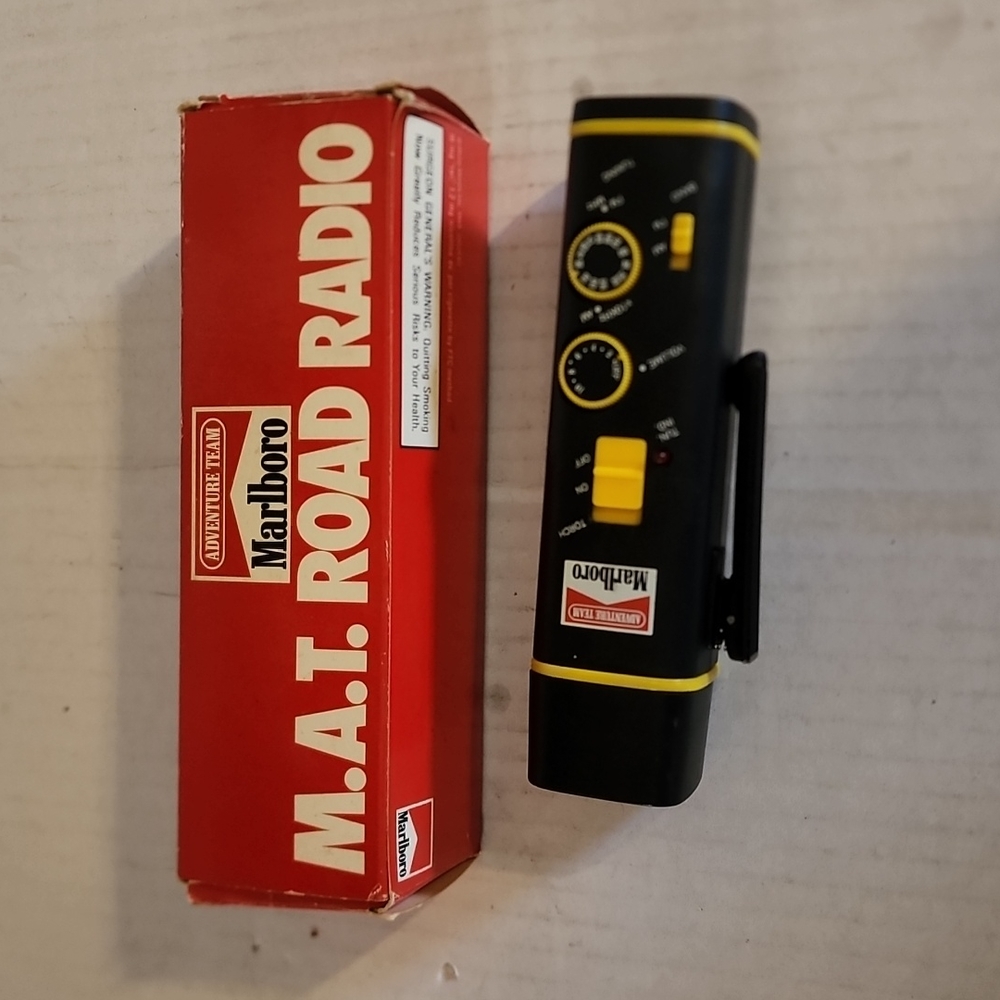 Vintage 1993 MARLBORO M.A.T ROAD RADIO AND FLASHLIGHT